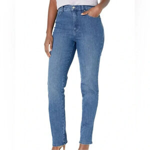 GLORIA VANDERBILT Amanda light wash blue jeans average length 5 pockets size 10